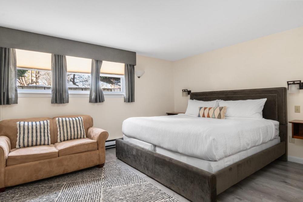 Studio Apartment - Basement Level interior
